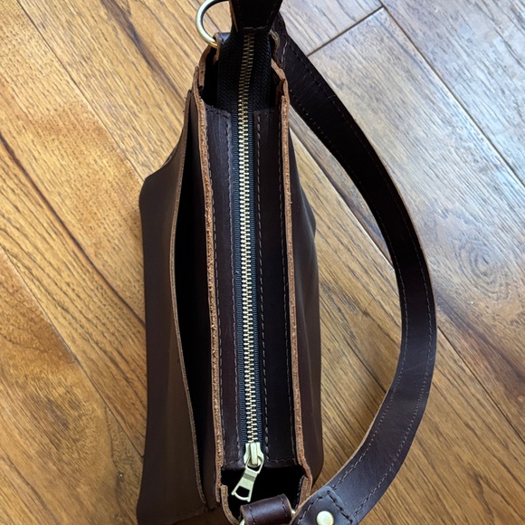 Portland Leather Good Triangle Shoulder Bag - Picture 4 of 4